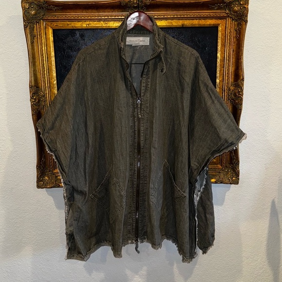 Treasure & Bond Denim Raw Hem Zip Front Oversized Poncho Jacket One Size - Picture 1 of 6